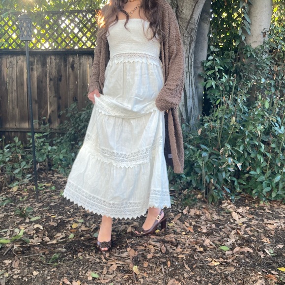 Dresses & Skirts - Beautiful White laced Tierd Cottage Maxi Dress